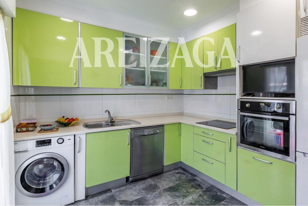 Flat for Sale in San Sebastián