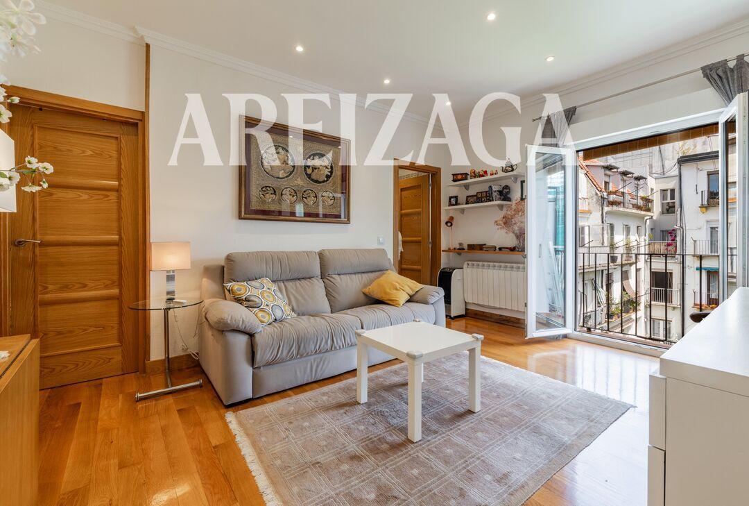 Flat for Sale in San Sebastián