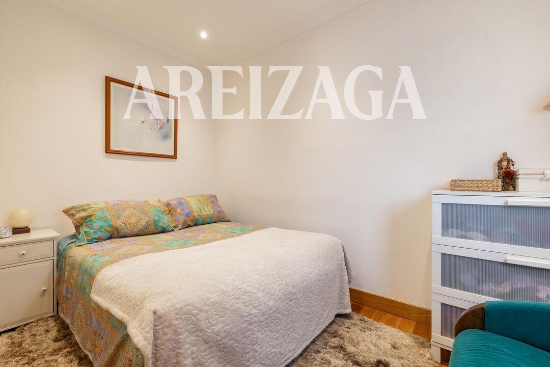 Flat for Sale in San Sebastián