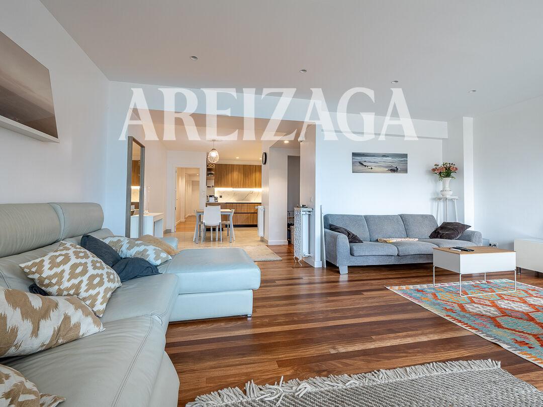 Flat for Sale in San Sebastián
