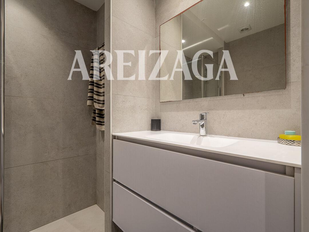 Flat for Sale in San Sebastián
