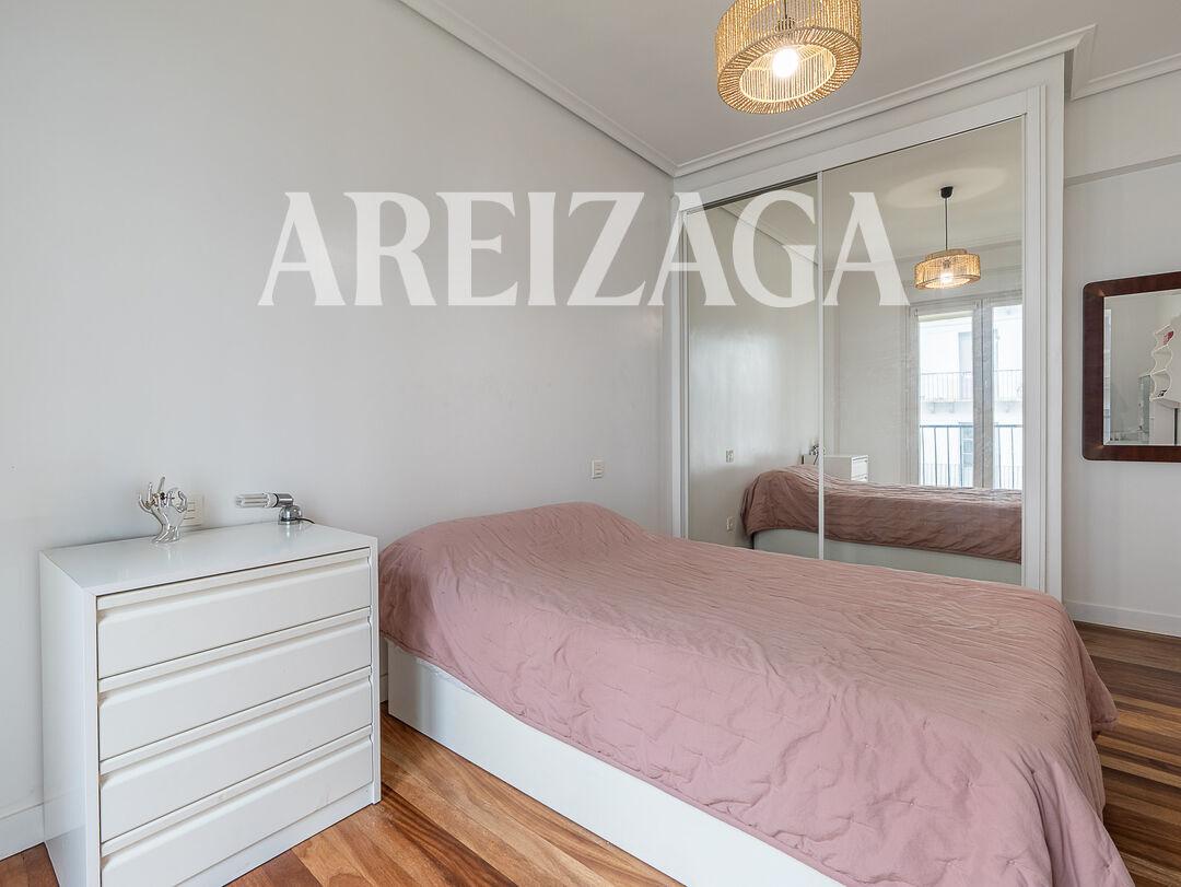 Flat for Sale in San Sebastián