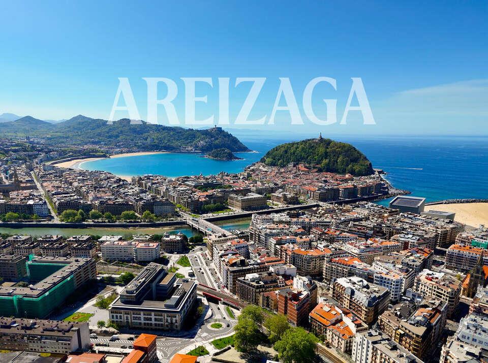 Flat for Sale in San Sebastián