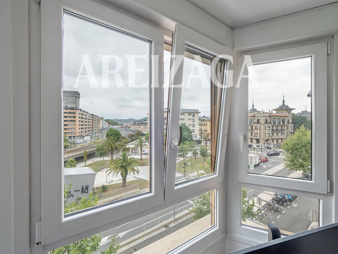 Flat for Sale in San Sebastián