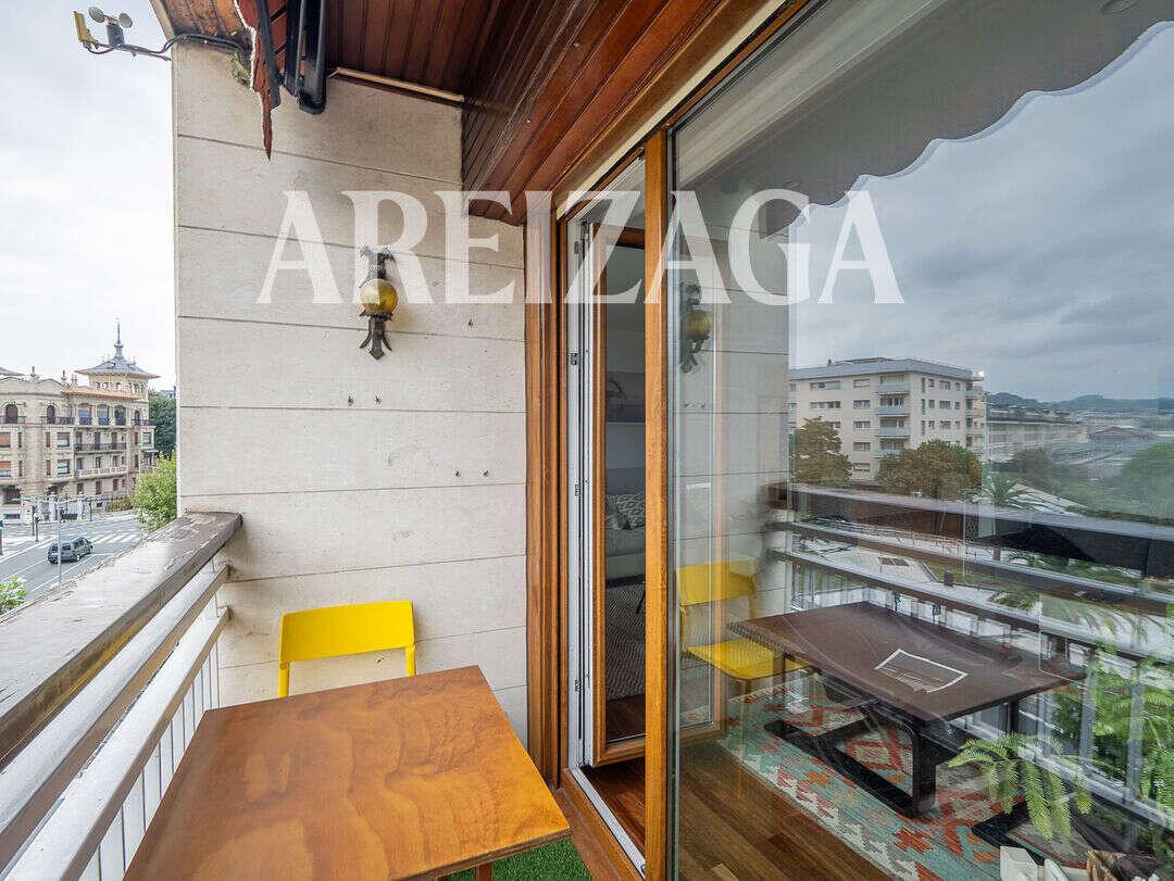 Flat for Sale in San Sebastián