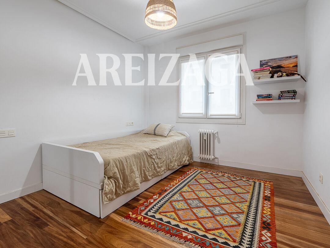 Flat for Sale in San Sebastián