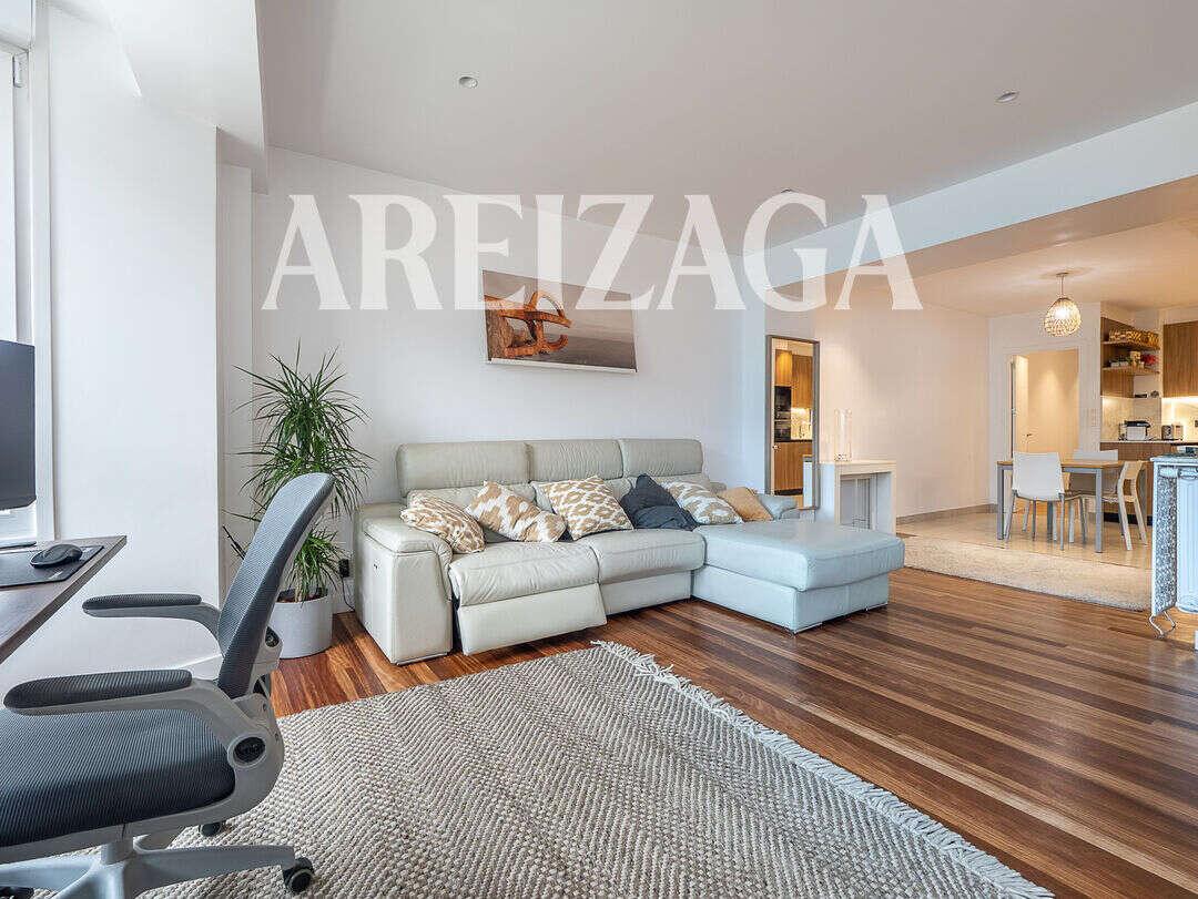 Flat for Sale in San Sebastián