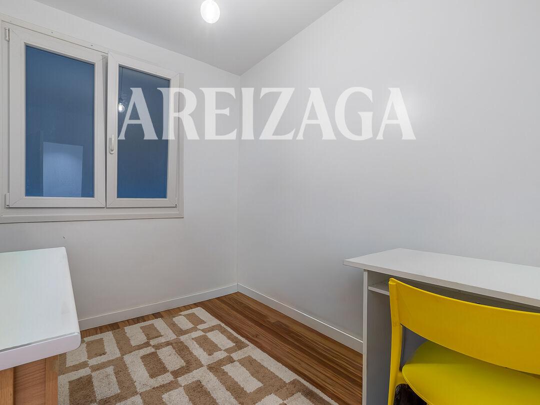 Flat for Sale in San Sebastián