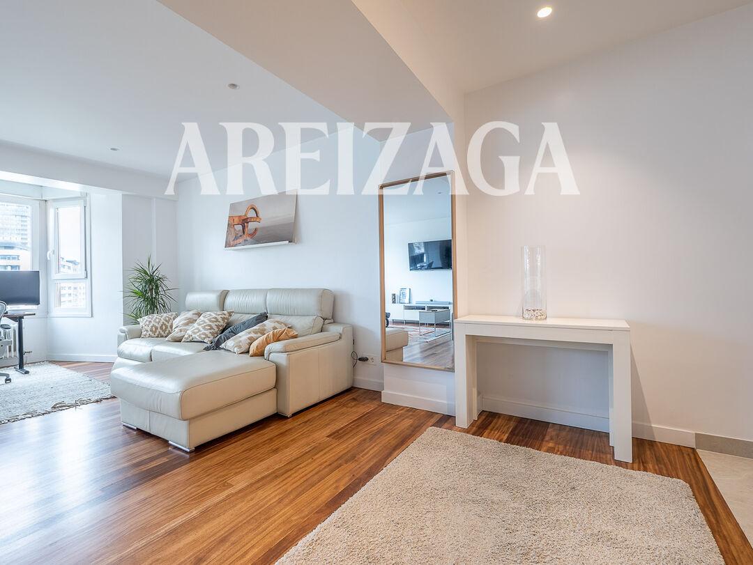 Flat for Sale in San Sebastián