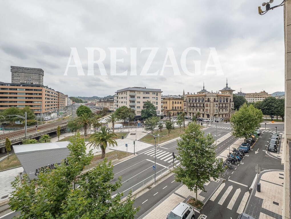 Flat for Sale in San Sebastián
