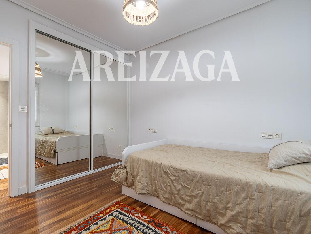 Flat for Sale in San Sebastián