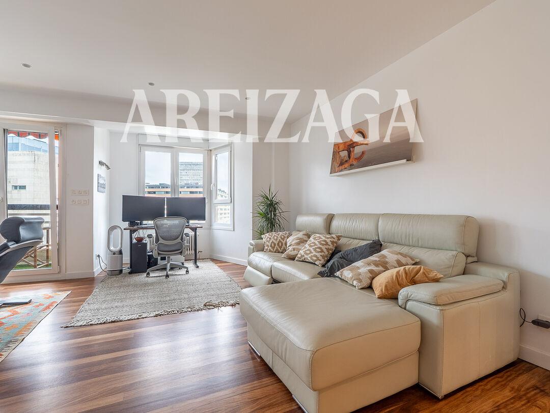 Flat for Sale in San Sebastián