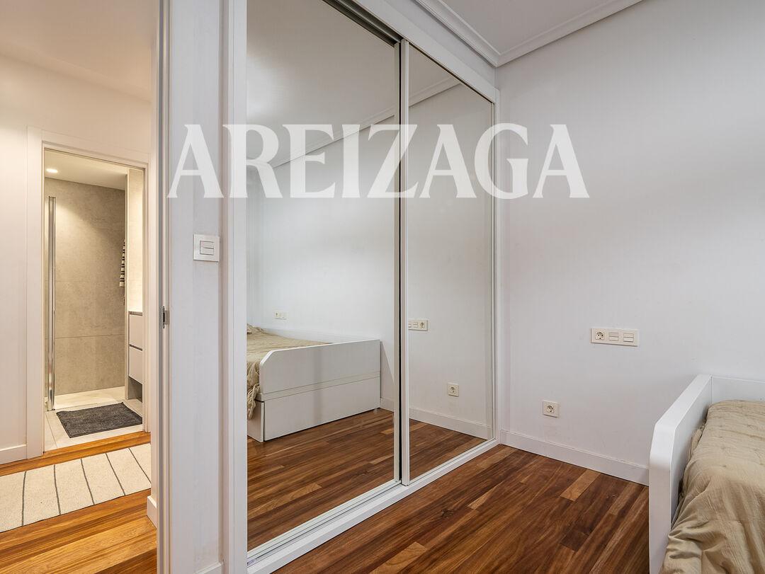 Flat for Sale in San Sebastián