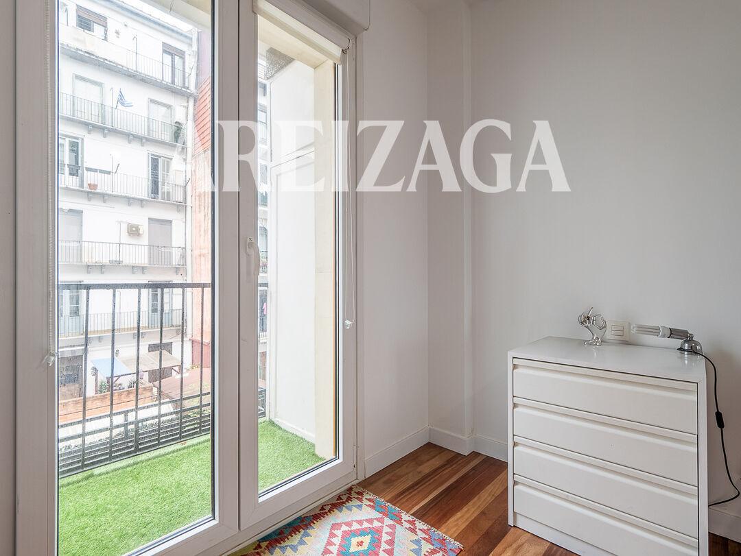 Flat for Sale in San Sebastián