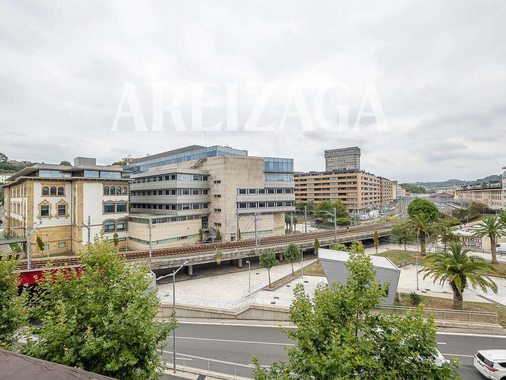 Flat for Sale in San Sebastián