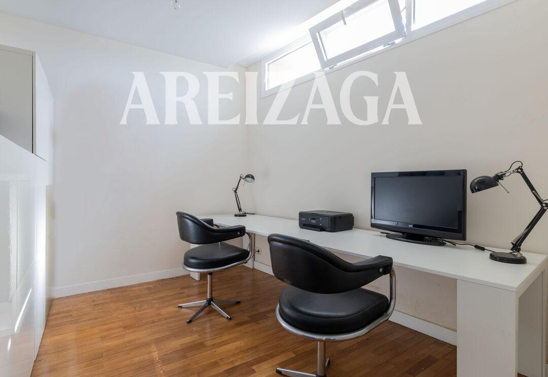 Flat for Sale in San Sebastián