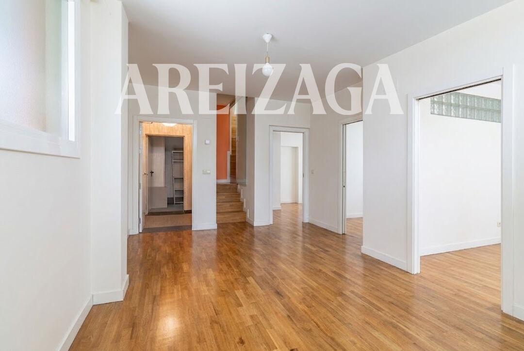 Flat for Sale in San Sebastián