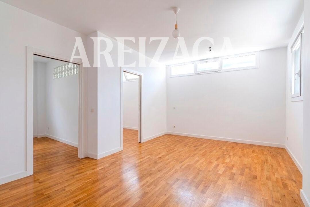 Flat for Sale in San Sebastián