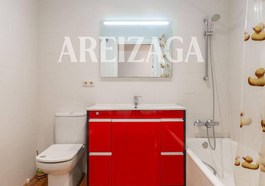 Flat for Sale in San Sebastián