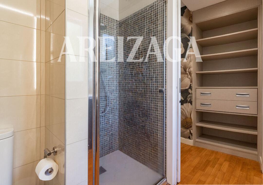 Flat for Sale in San Sebastián