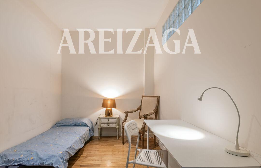 Flat for Sale in San Sebastián