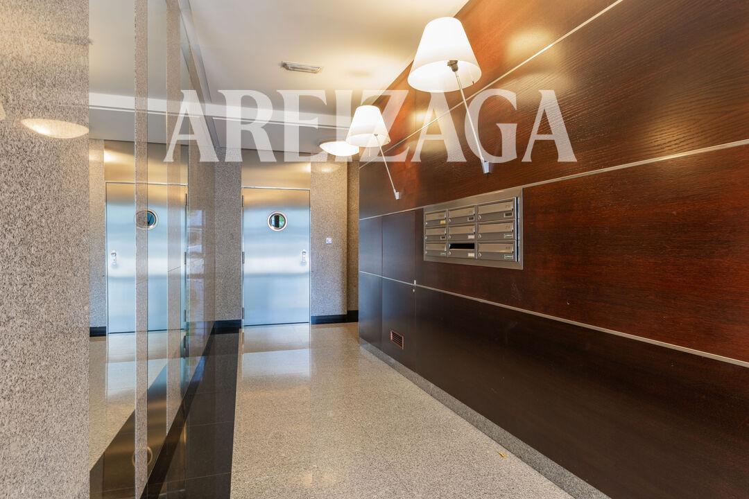 Flat for Sale in San Sebastián