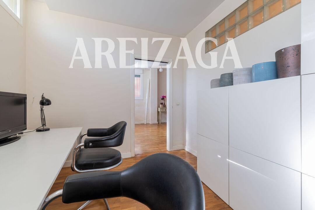 Flat for Sale in San Sebastián
