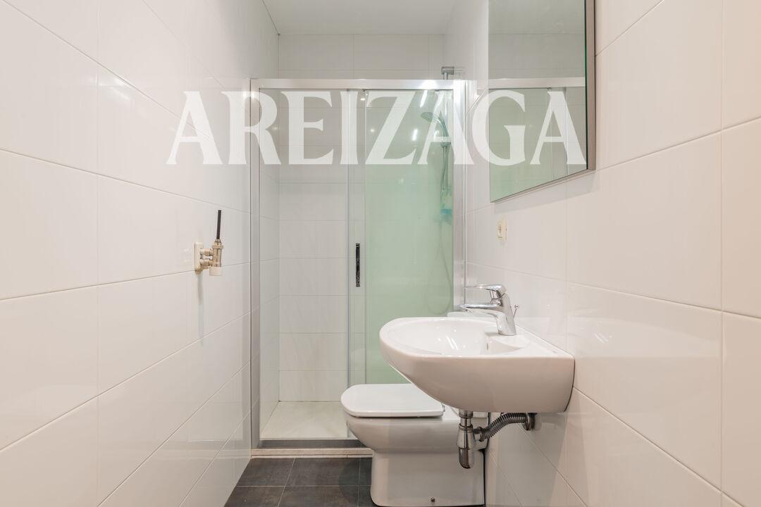 Flat for Sale in San Sebastián