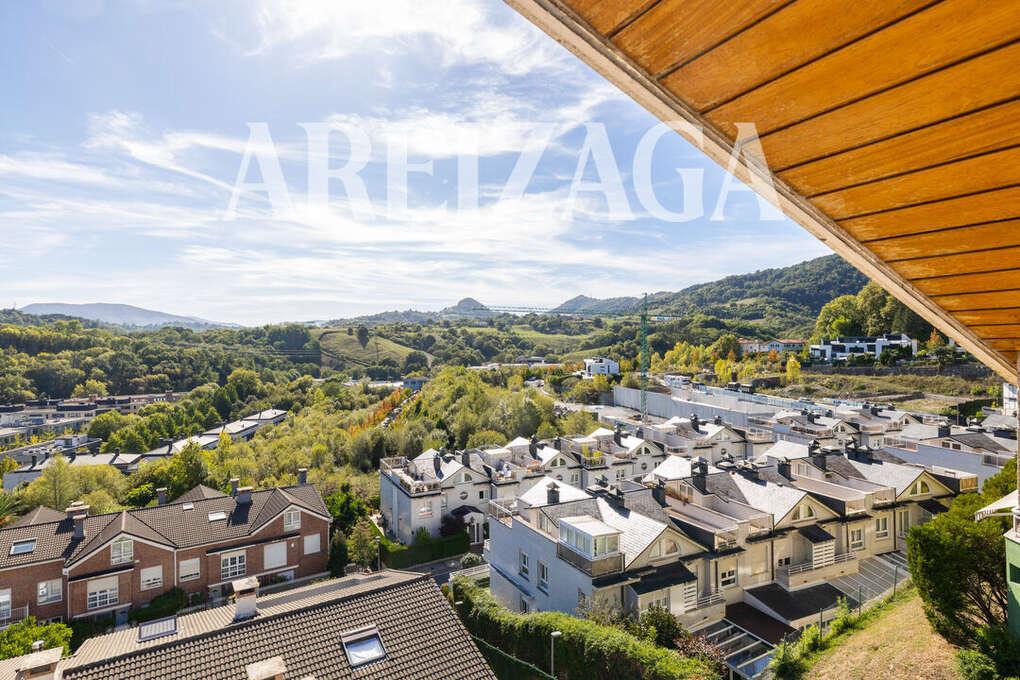 Flat for Sale in San Sebastián