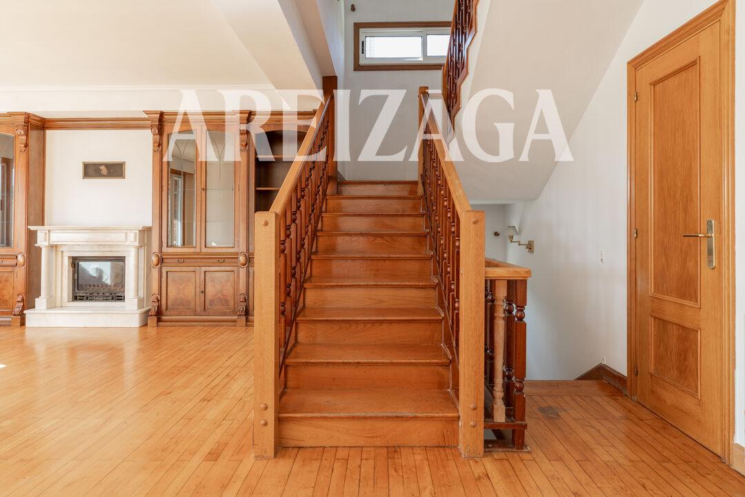 Flat for Sale in San Sebastián