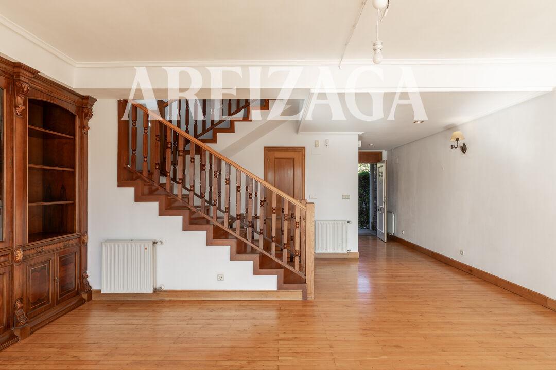 Flat for Sale in San Sebastián