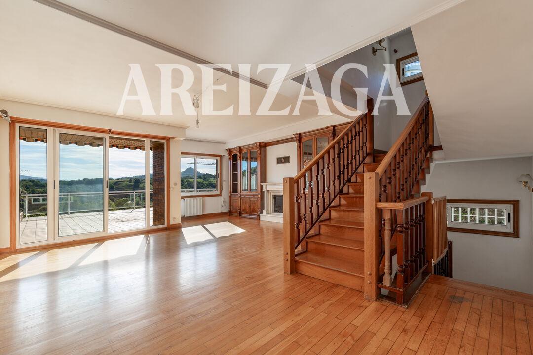 Flat for Sale in San Sebastián
