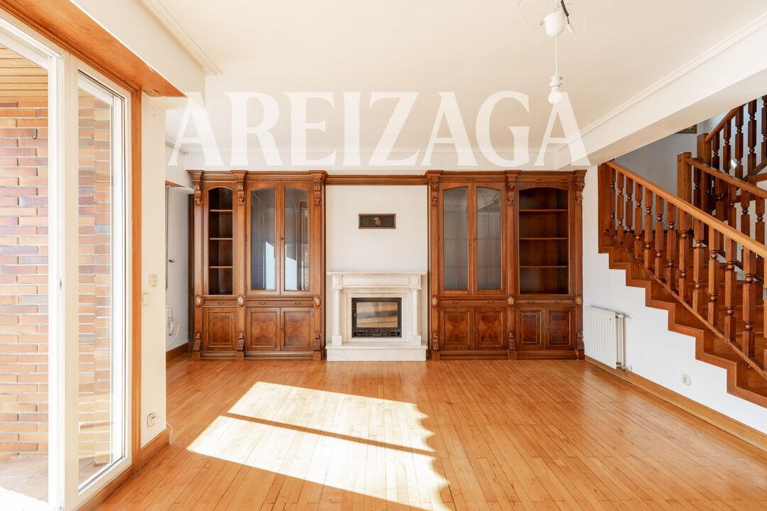 Flat for Sale in San Sebastián
