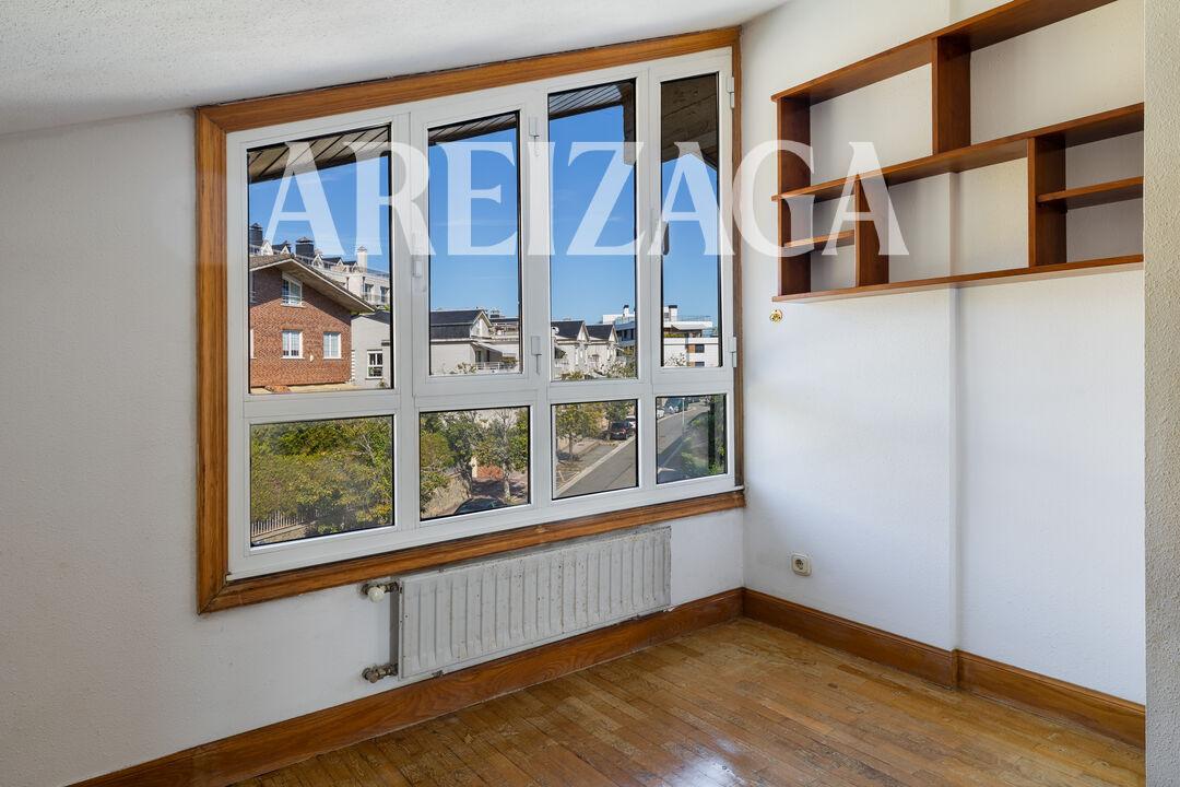 Flat for Sale in San Sebastián