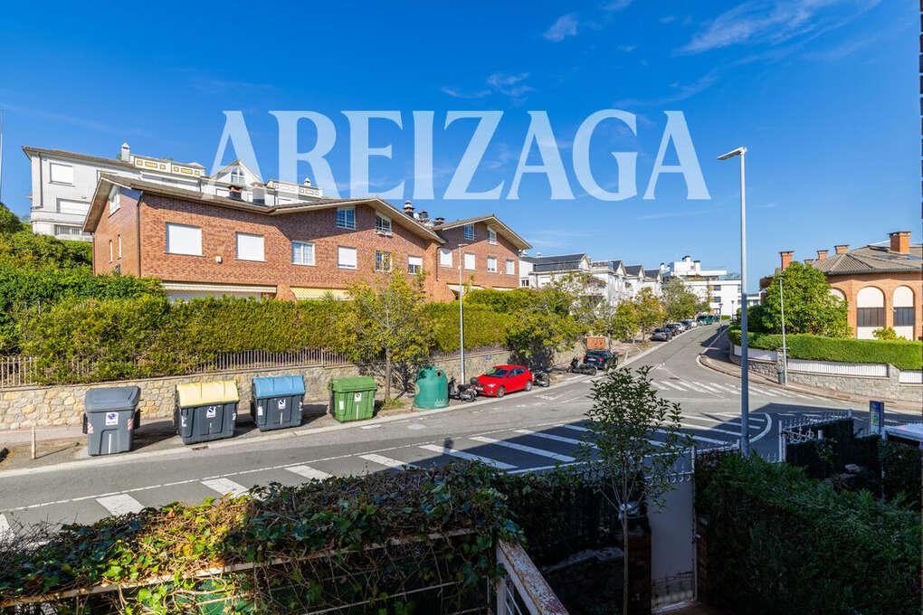 Flat for Sale in San Sebastián