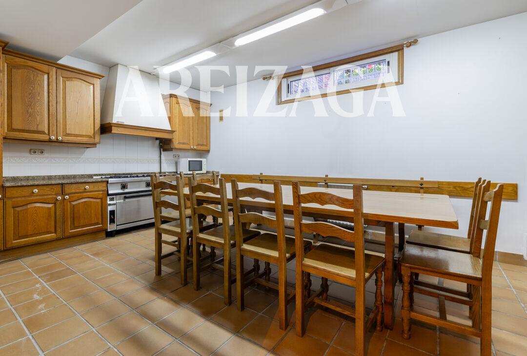 Flat for Sale in San Sebastián