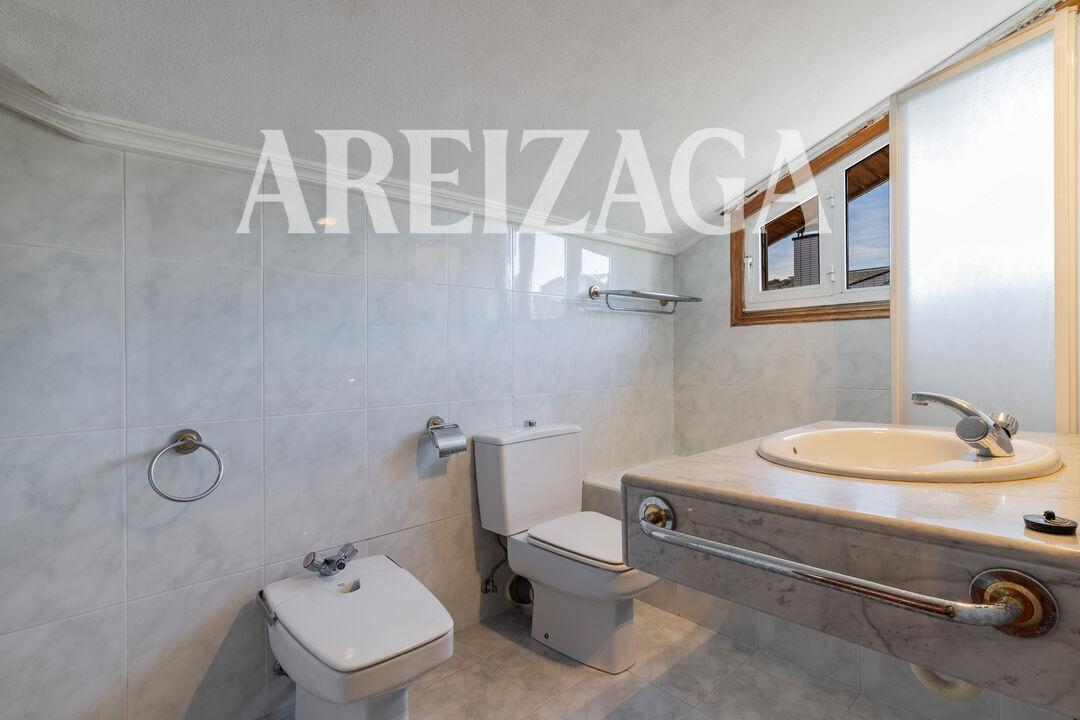 Flat for Sale in San Sebastián