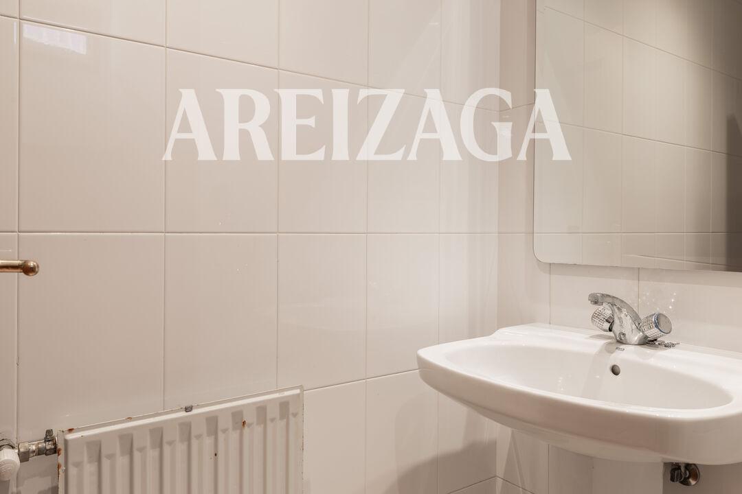 Flat for Sale in San Sebastián