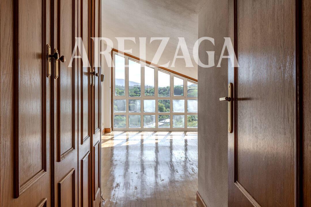 Flat for Sale in San Sebastián
