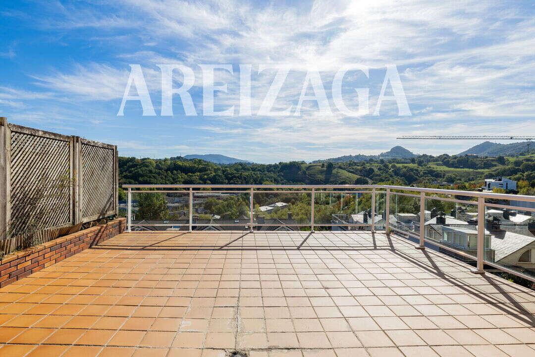 Flat for Sale in San Sebastián