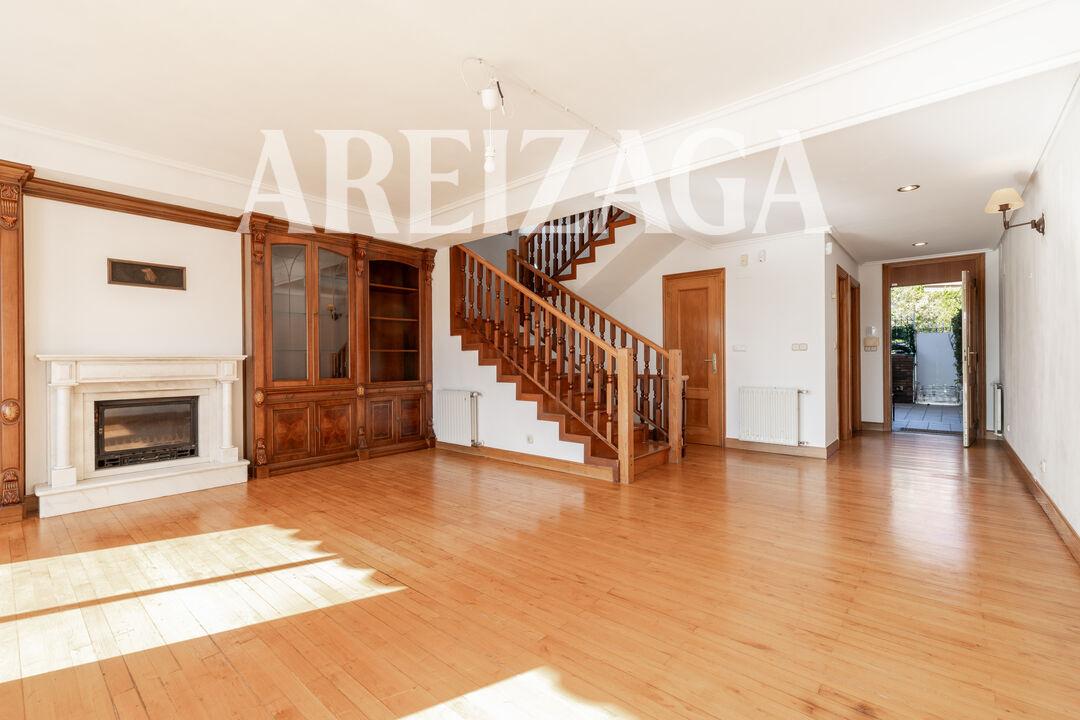 Flat for Sale in San Sebastián