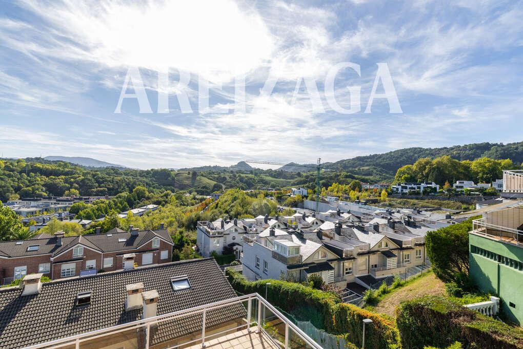 Flat for Sale in San Sebastián
