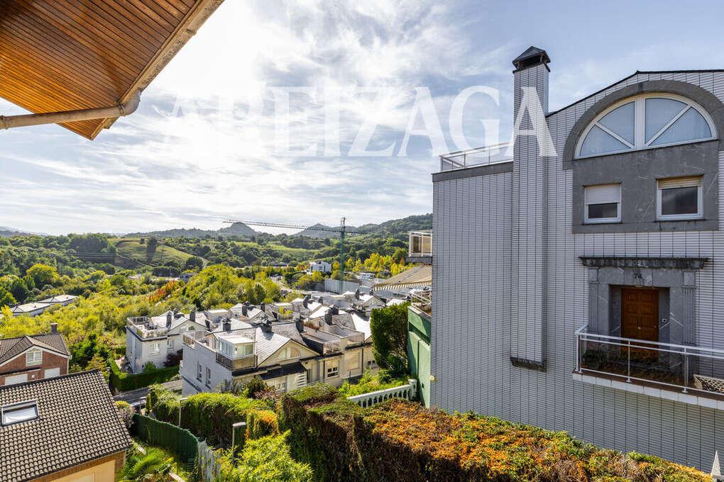 Flat for Sale in San Sebastián