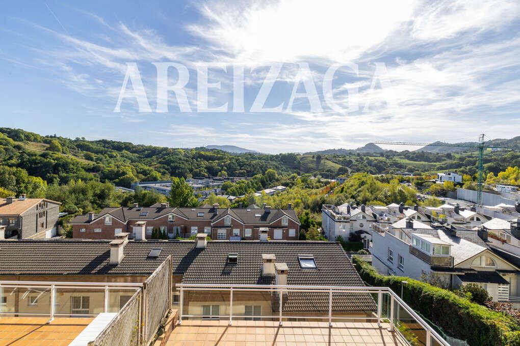 Flat for Sale in San Sebastián