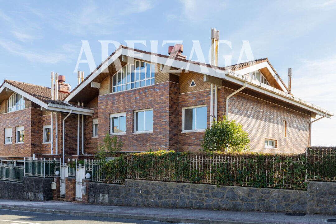 Flat for Sale in San Sebastián