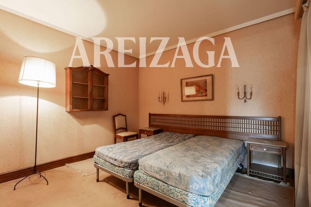 Flat for Sale in San Sebastián