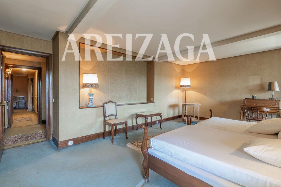 Flat for Sale in San Sebastián
