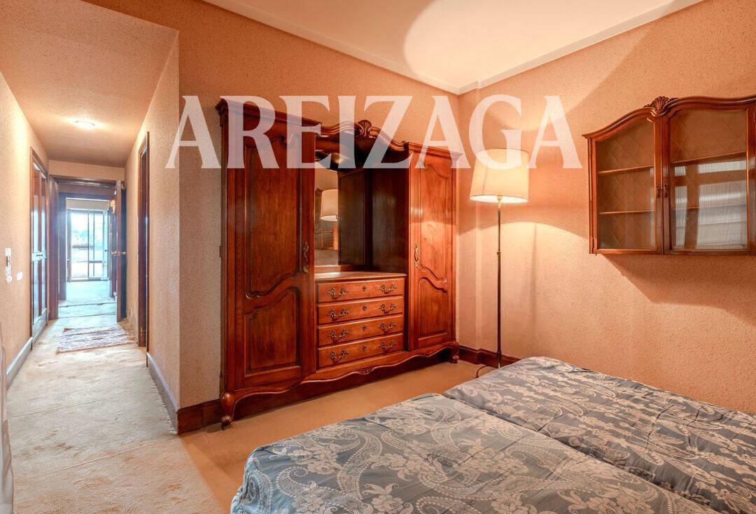 Flat for Sale in San Sebastián