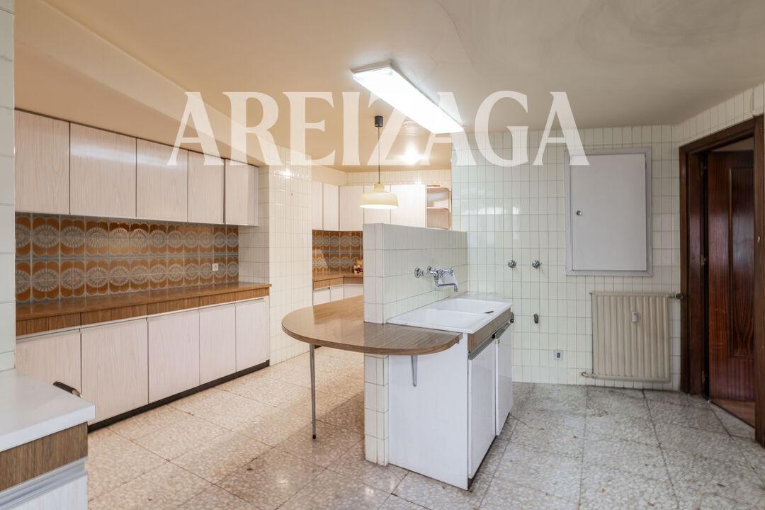 Flat for Sale in San Sebastián