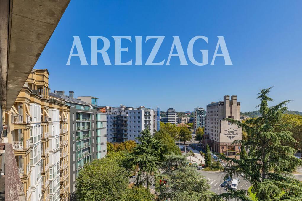 Flat for Sale in San Sebastián